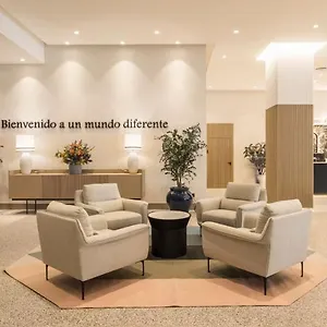 Ilunion Les Corts فندق